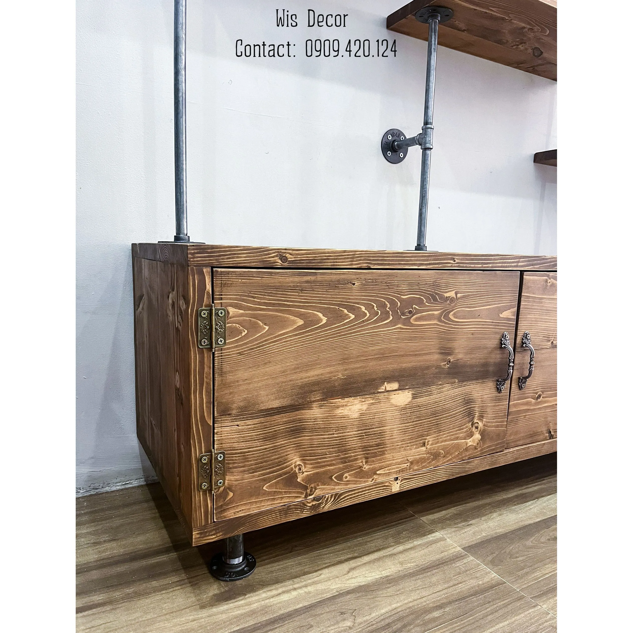 Tủ kệ gỗ trang trí vintage, khung ống sắt cổ điển 4 Tủ kệ gỗ trang trí vintage